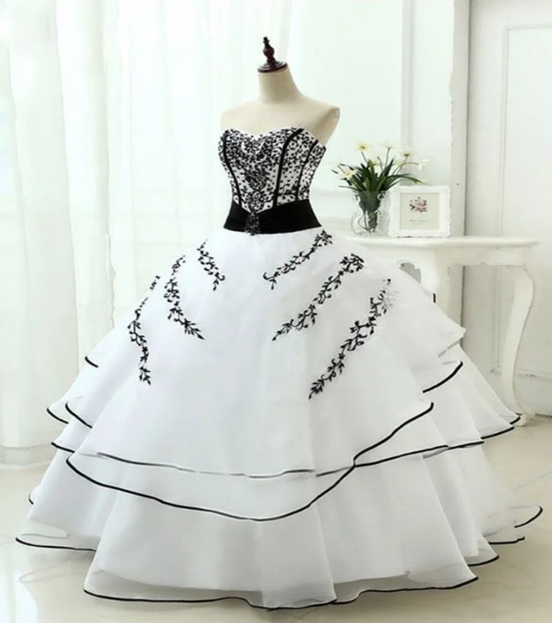 Schulterfreies Ball Linie Brautkleid Birga mit Schwarze Spitze und Schärpe