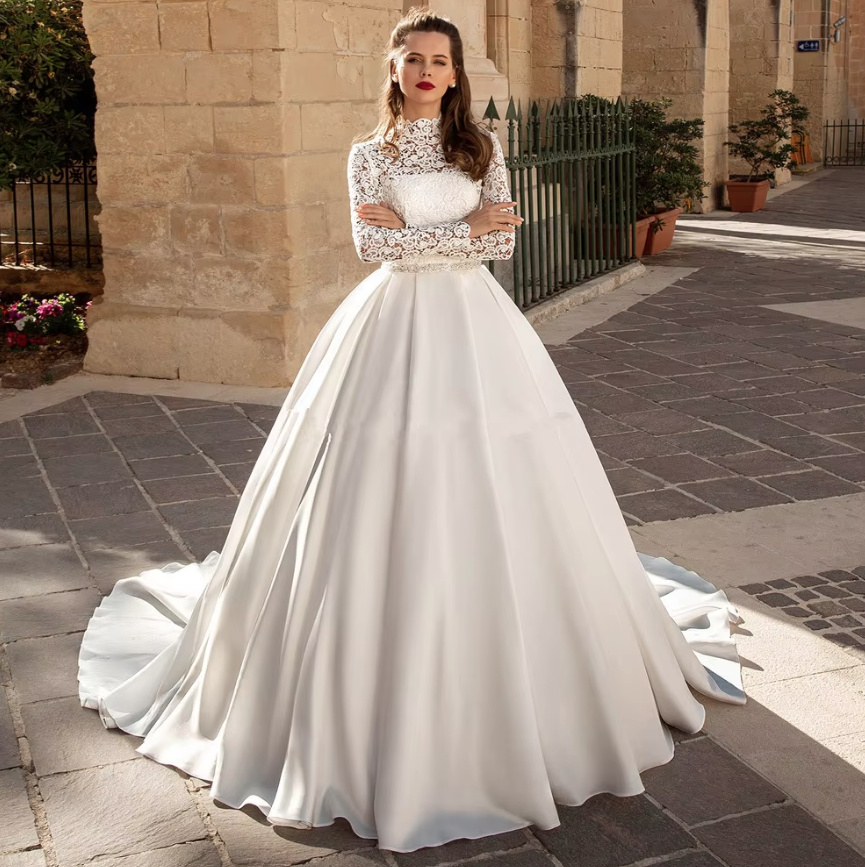 Langarm Prinzessin Brautkleid Bonnie mit Spitze und Schleppe Hochgeschlossen