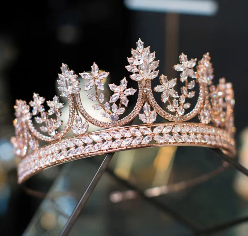 Royal Queen Kristall Zirconia Braut Krone Caecilia in Rose Gold