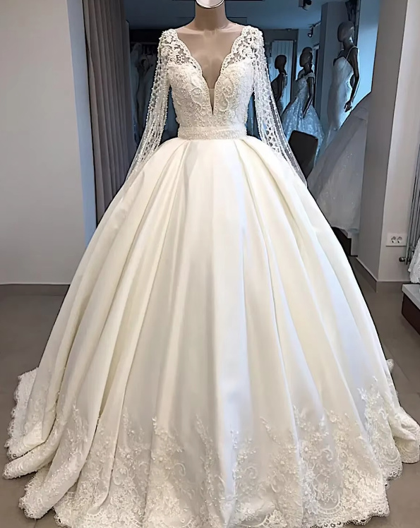 Ball Linie V-Ausschnitt Brautkleid Cathleen mit Perlen Stickerei und Spitzen Ärmel