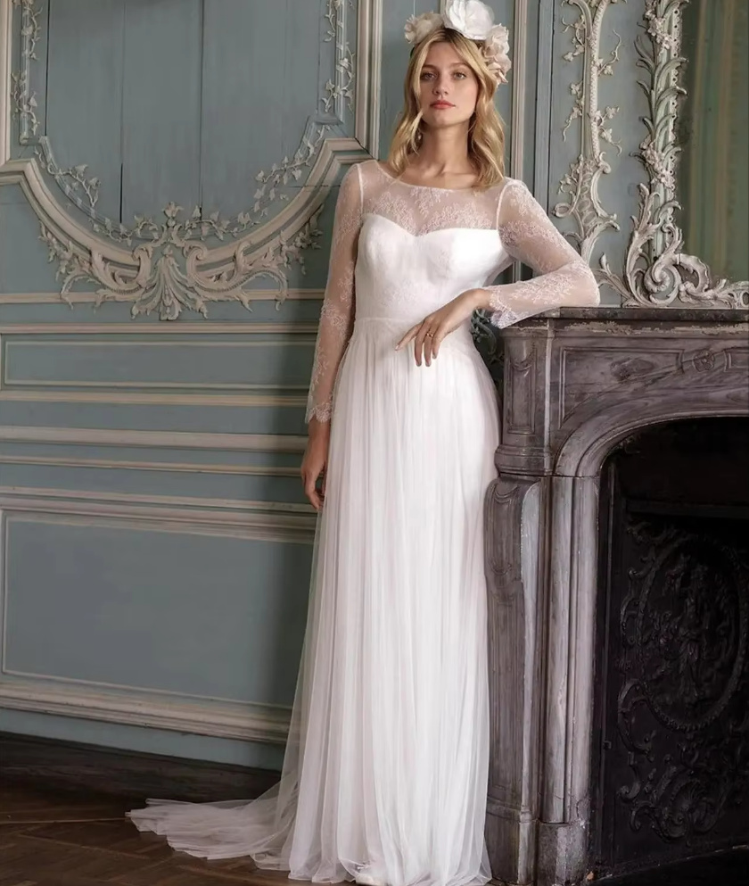 Tüll Empire Brautkleid Emmeline mit Ärmeln aus Spitze und Pinselschleppe