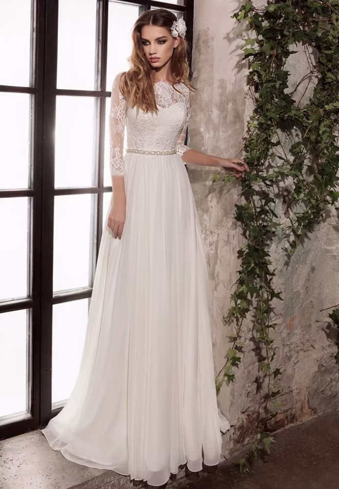 Langarm Empire Brautkleid Esther mit Ärmeln aus Spitze und Schärpe