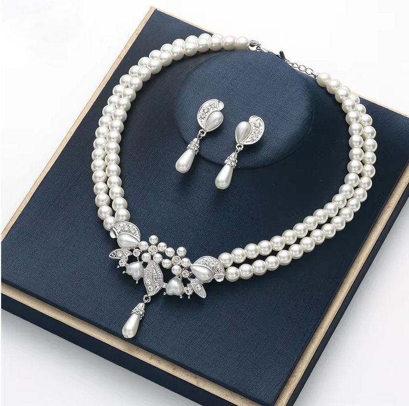 Braut Schmuckset Cassia Ohrringe und Halskette mit Perlen Klassisch